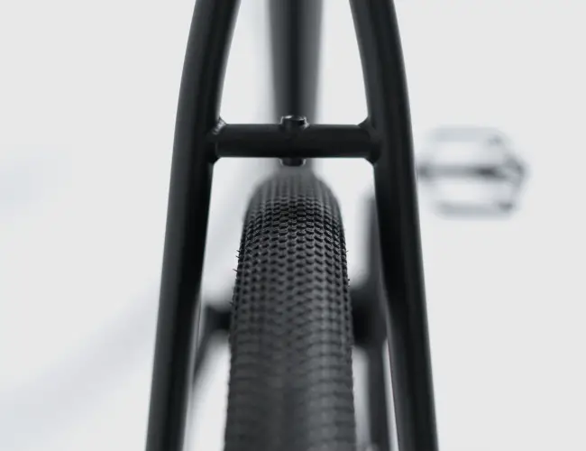 High puncture resistance, tubeless sealant fluid