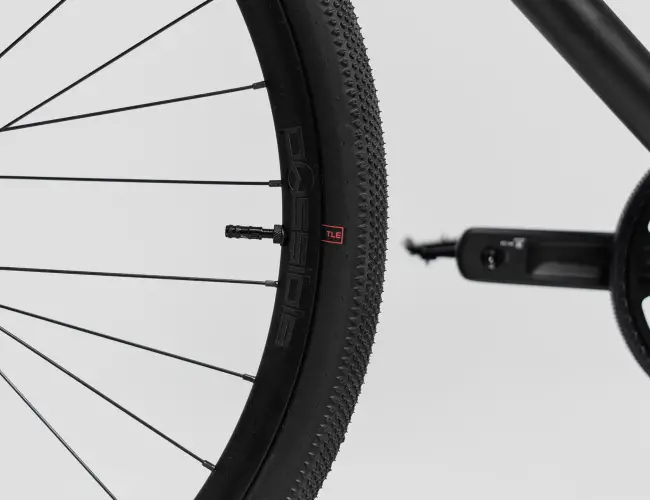Tubeless gravel tires