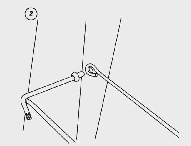 2. As a second step, fasten the fender sticks in the thread on the two inner sides of the fork. Be careful not to screw in the screw at an angle.