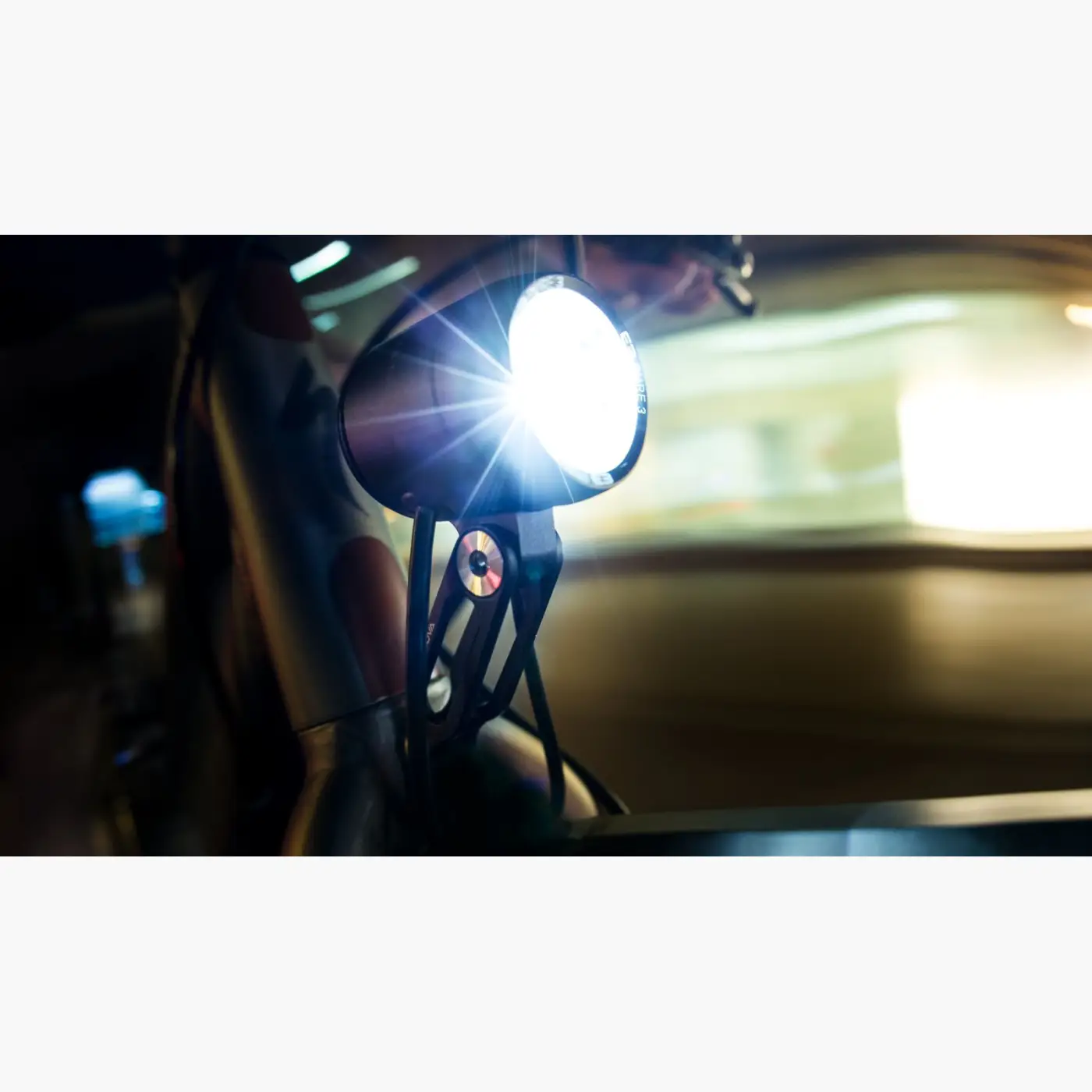 Supernova E3 Pure 3 dynamokoplamp – zwart - Lights (SKU: N-P3S-MBLK)