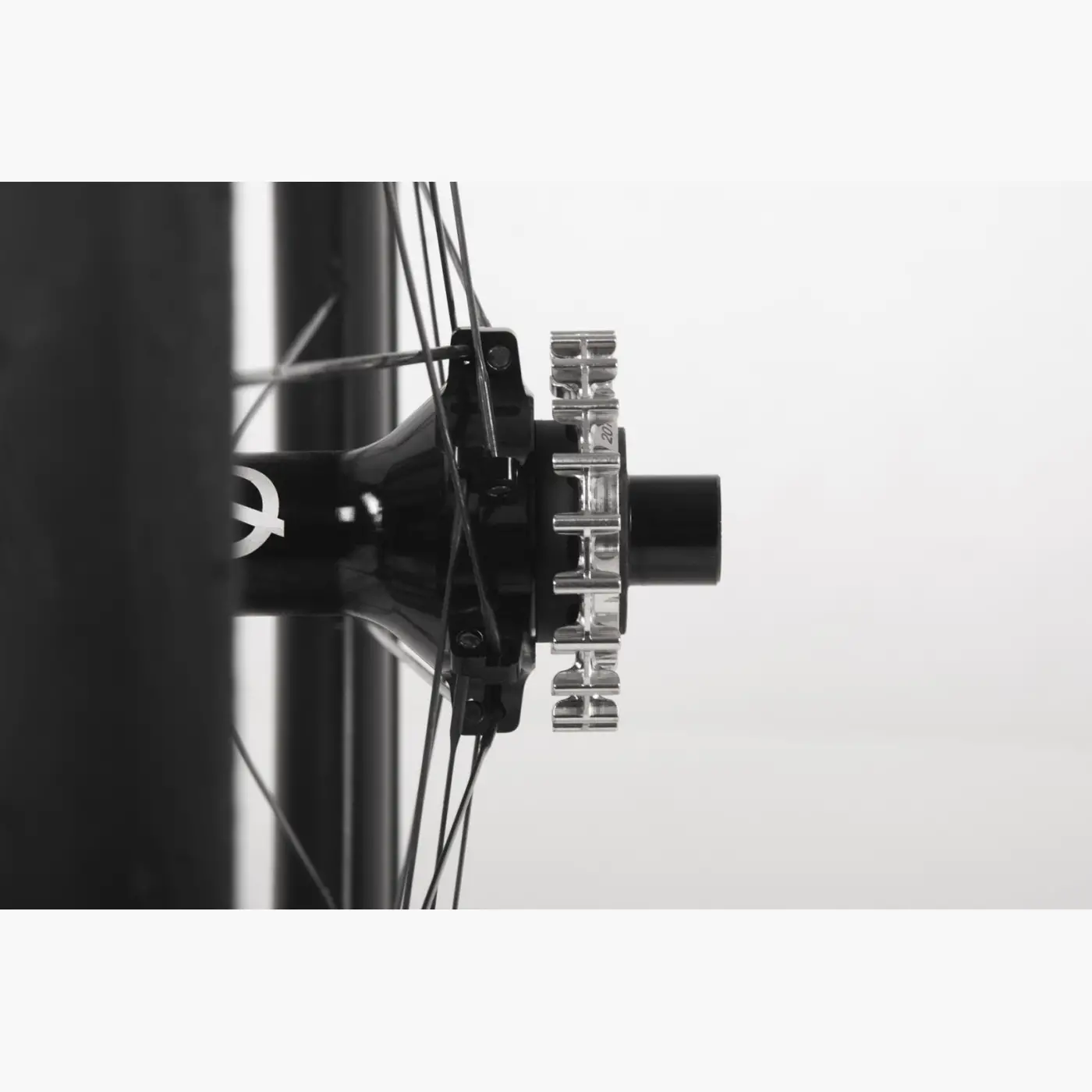 Possible SpinnerOne - Rear Hub 24H StraightPull 142×12 – CenterLock - Hubs (SKU: PSHUB-16112)