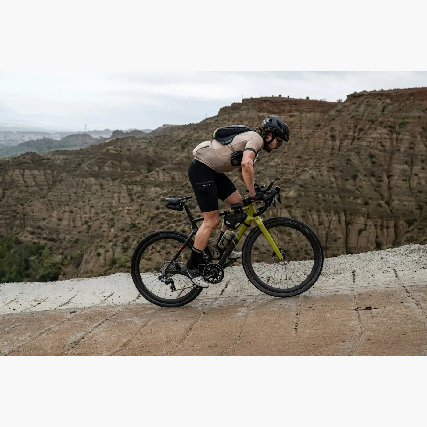 Apidura Racing Frame Pack (2.4L) - Bags (SKU: FRM) Apidura Racing Frame Pack (2.4L) - Bags (SKU: FRM)