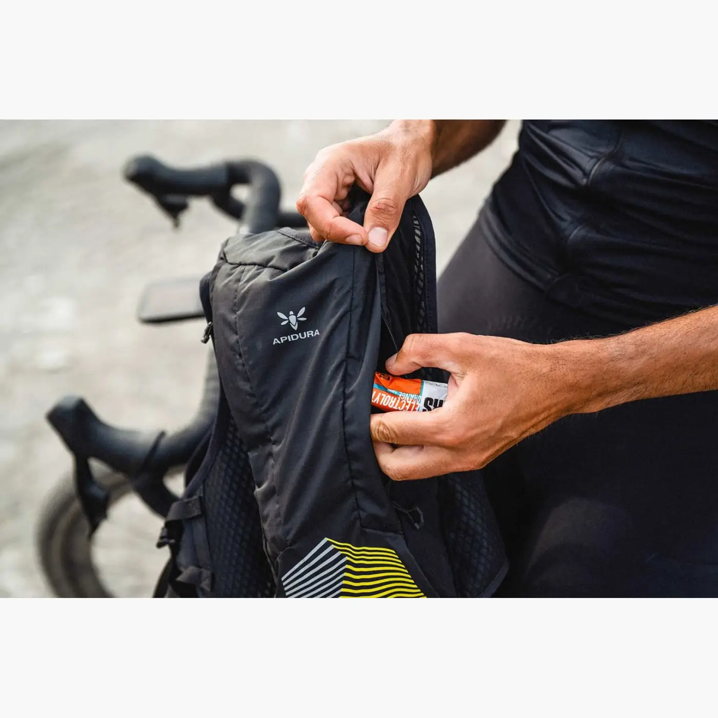Apidura Racing Hydration Vest - S/M - Táskák (SKU: VRS)