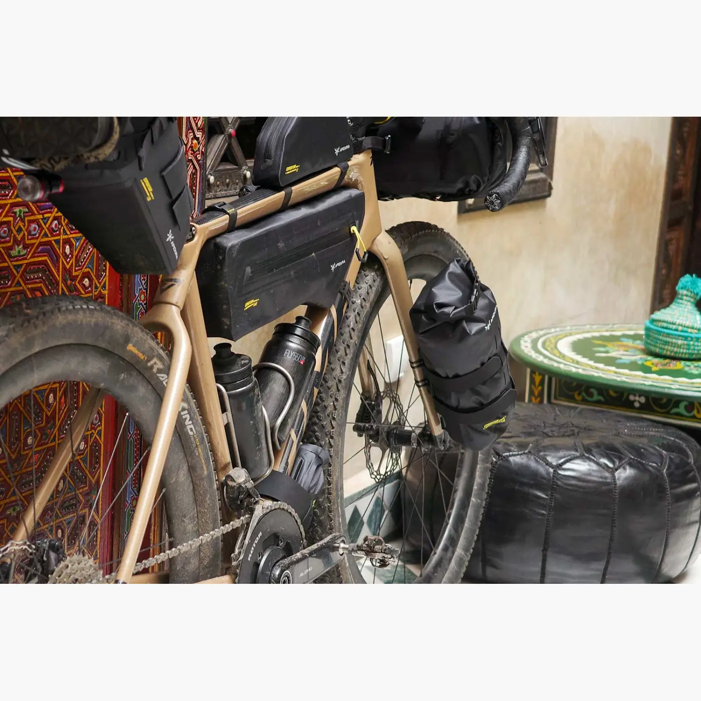 Apidura Expedition Cargo Cage Pack – NEW STYLE - 3.5 L - Bags (SKU: AEK) Apidura Expedition Cargo Cage Pack – NEW STYLE - 3.5 L - Bags (SKU: AEK)
